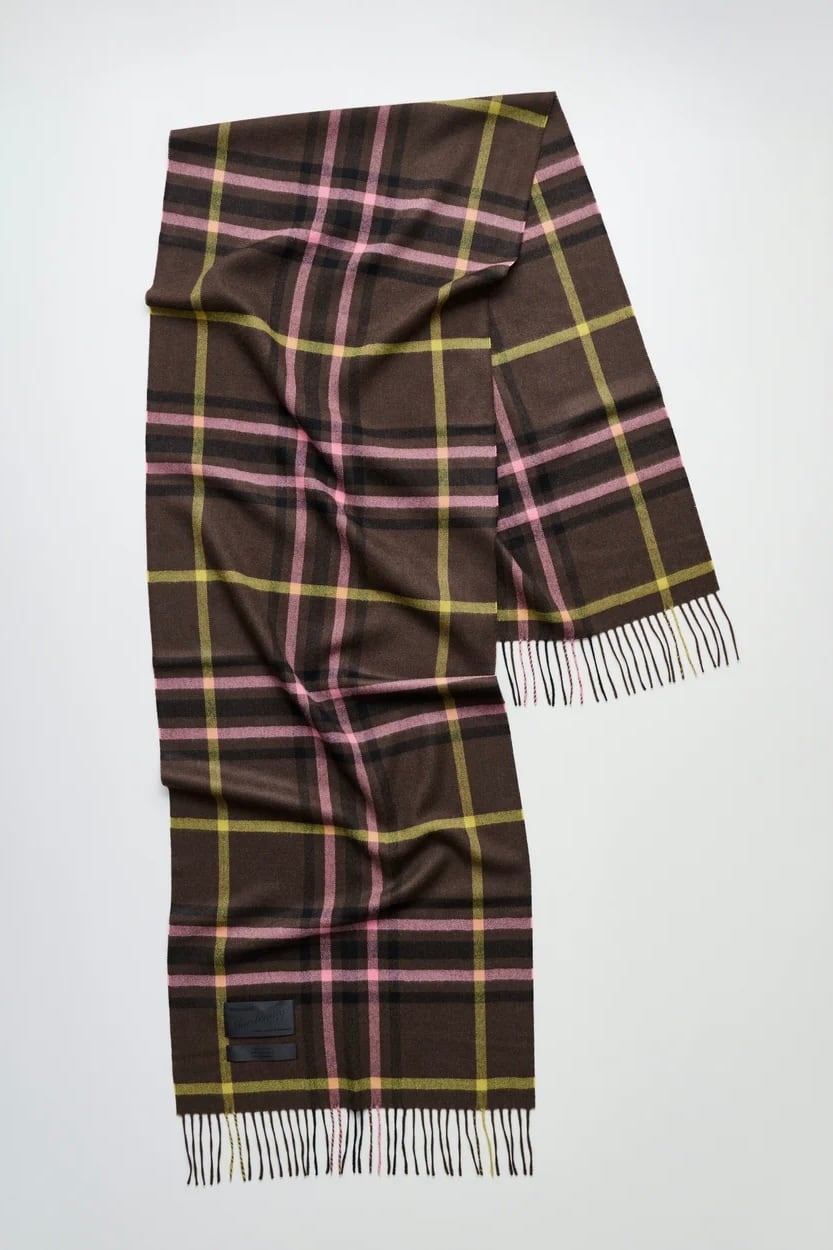 MAGNIBERG【Queen Scarf 335 -Black Tea Tartan-】