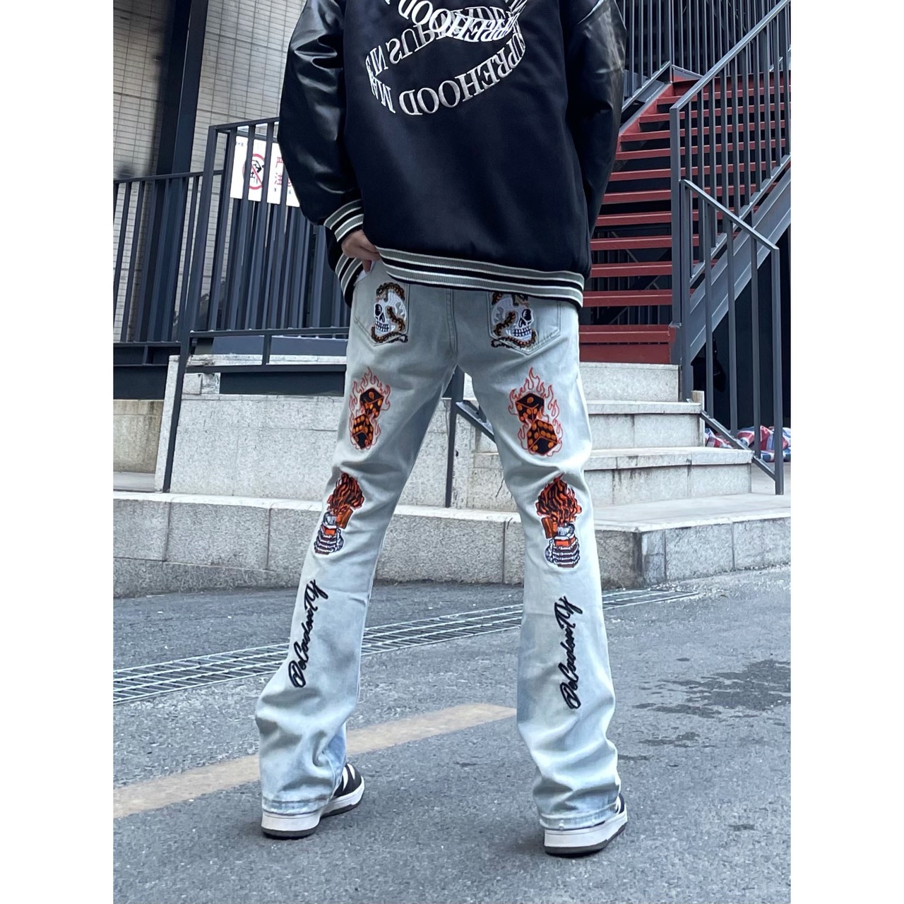 ストリート 骸骨と炎 刺繍 デニムパンツ P174