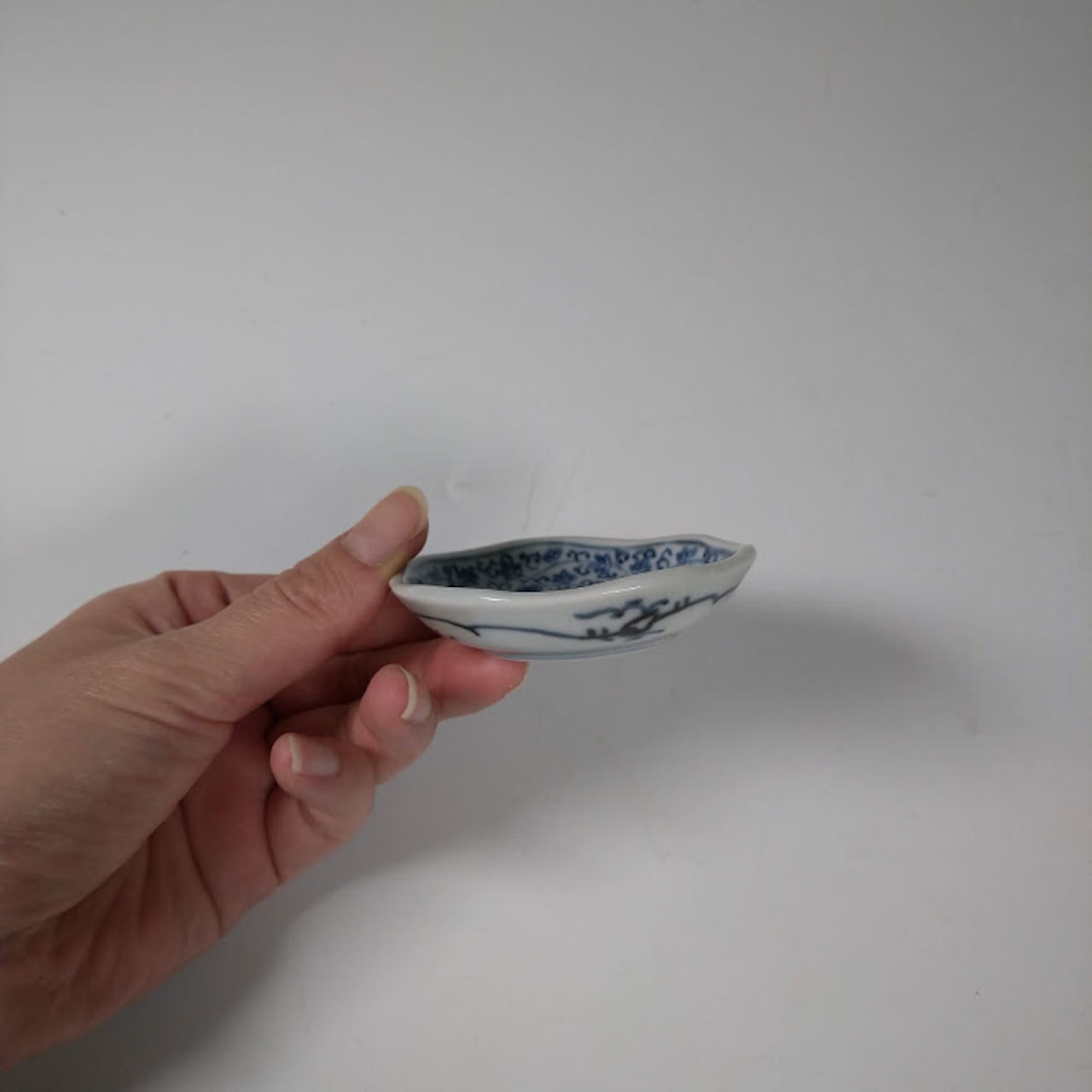 伊万里 微塵唐草文 みじん唐草 豆ざら まめざら 見込五弁花 豆皿 伊万里 微塵唐草文 みじん唐草 豆ざら まめざら 見込五弁花 豆皿