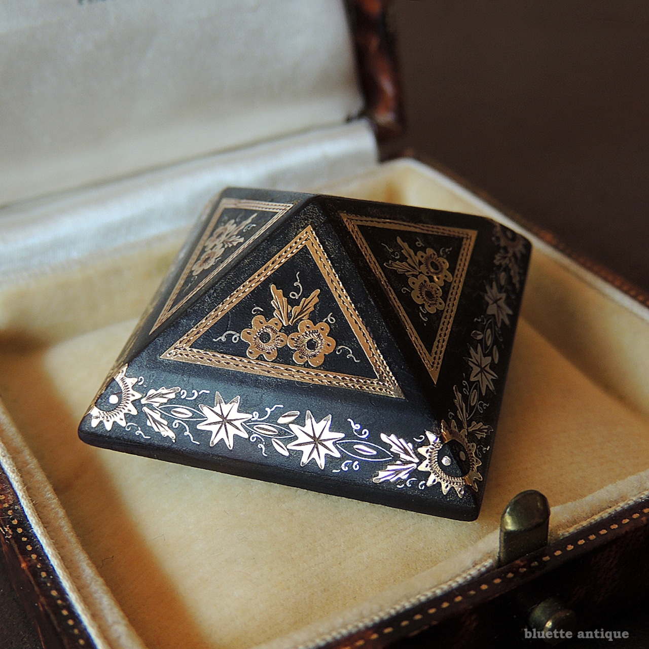 アンティークジュエリー ピクウェ スクエア ブローチ 【忘れな草】(ソーティングメモ付)