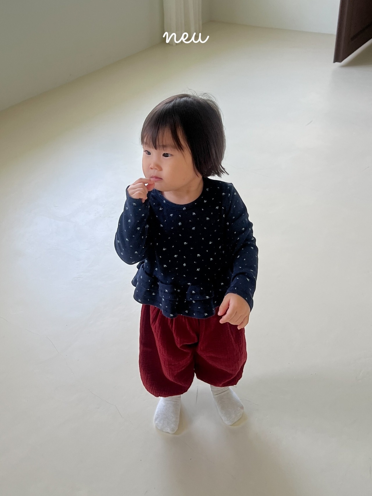 韓国子供服 / 26Autumn / 〖取寄〗neu / フラワーティアードTシャツ / ユニセックス / キッズ服 *XXS~L*