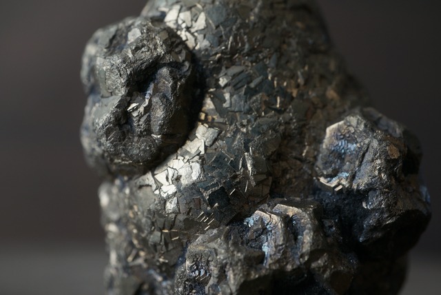 広東省産パイライト 球状結晶 Pyrite 1612