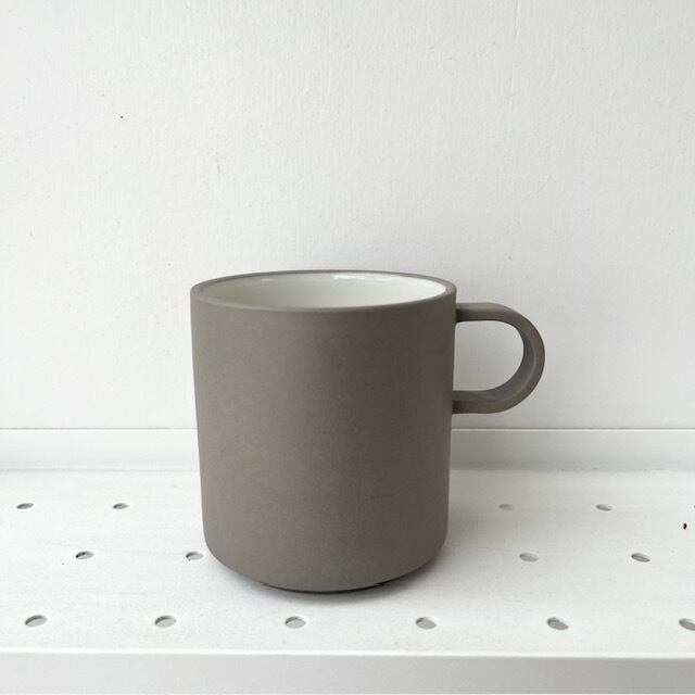 Hasami Porcelain(ハサミポーセリン) グレーコレクション HAW120 マグカップ アッシュホワイト 385ml