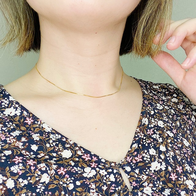 Box chain gold necklace