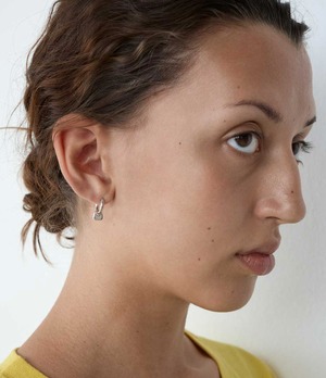MARIA BLACK マリア・ブラック/ Tote Mini Huggie Pierced Earring - Silver/ ピアス