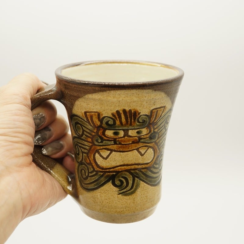 7寸皿 線彫り魚紋 舞魚【金城陶器秀陶房】 | 沖縄の工芸品 うぃーりきさん