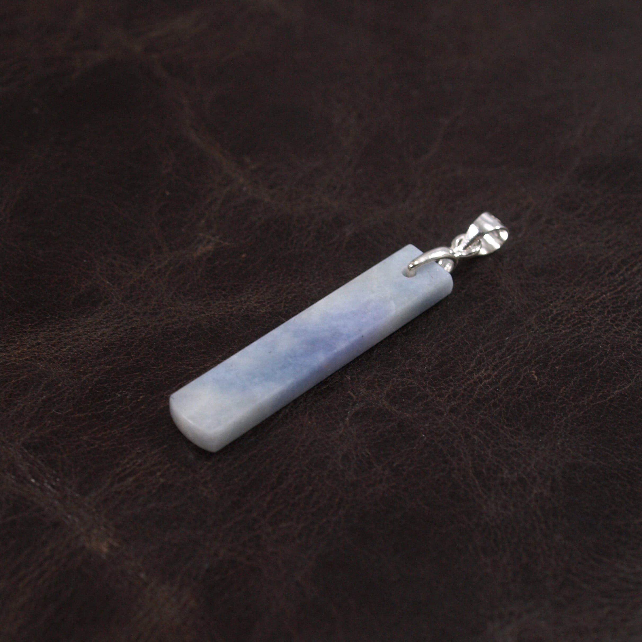 糸魚川ラベンダー翡翠 ペンダントトップ 1.6g | URUWA 工房 うるわ