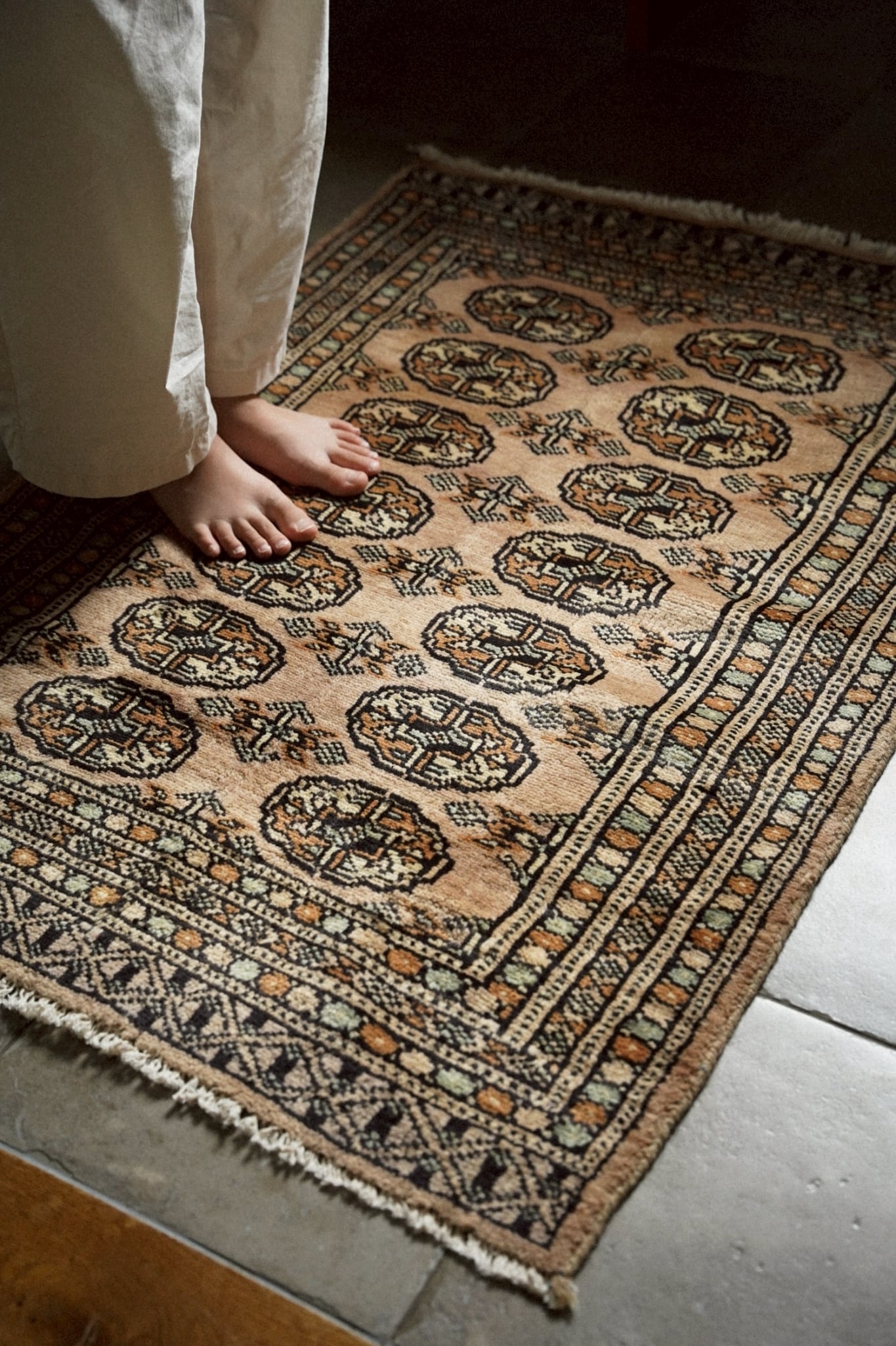 2232-Vintage Pakistan rug