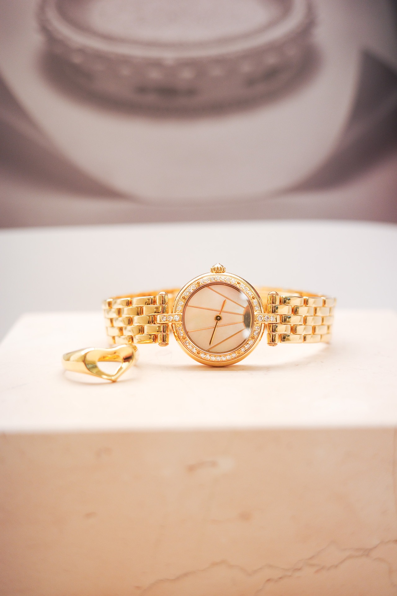 カルティエ パンテール ラウンド SM ゴールド 純正ダイヤモンド シェル文字盤