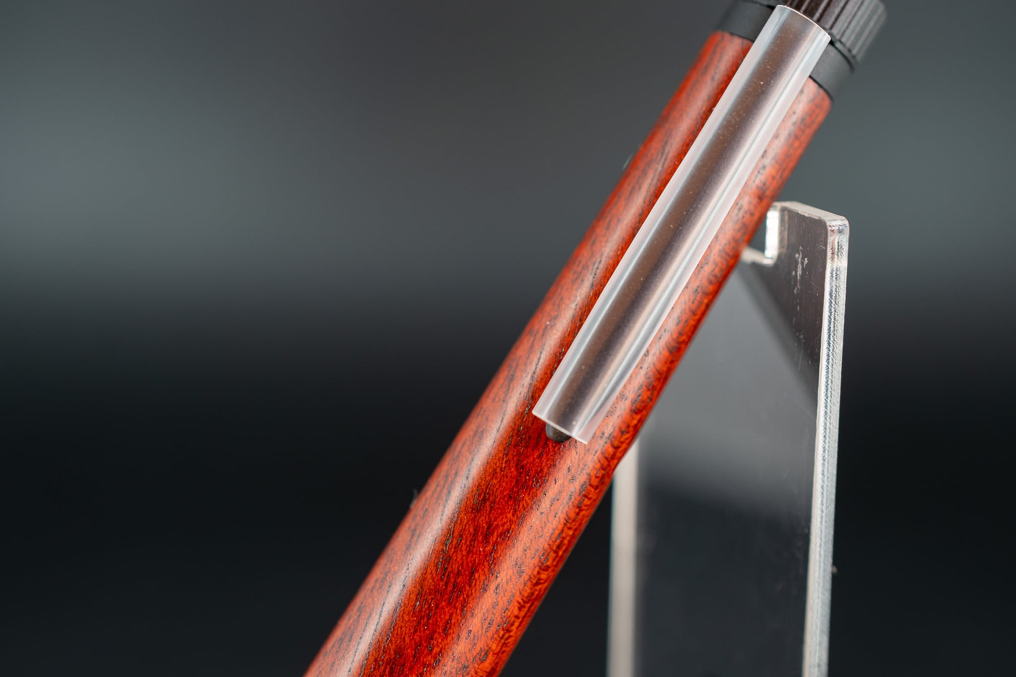 【鮮烈な赤】 サティーネ Black MP