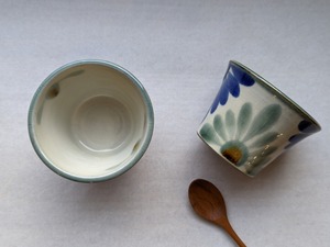やちむん　フリーカップ（菊紋）　|　育陶園