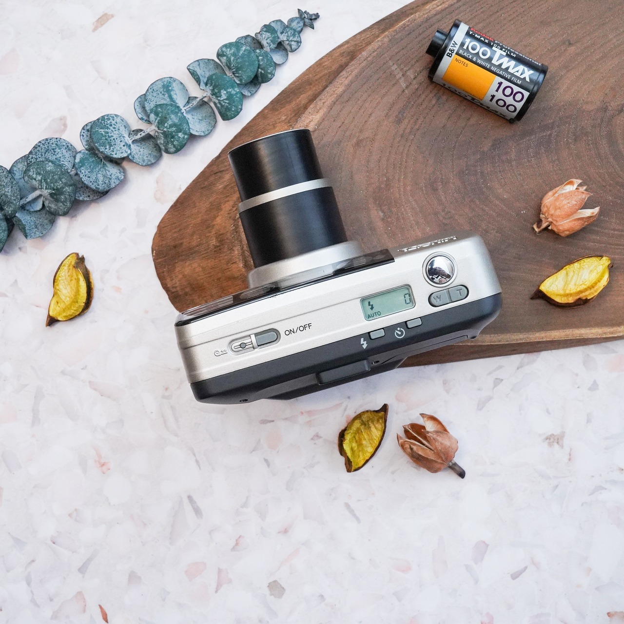 【Minolta】 riva zoom 90 多機能、安定感のあるコンパクトカメラ