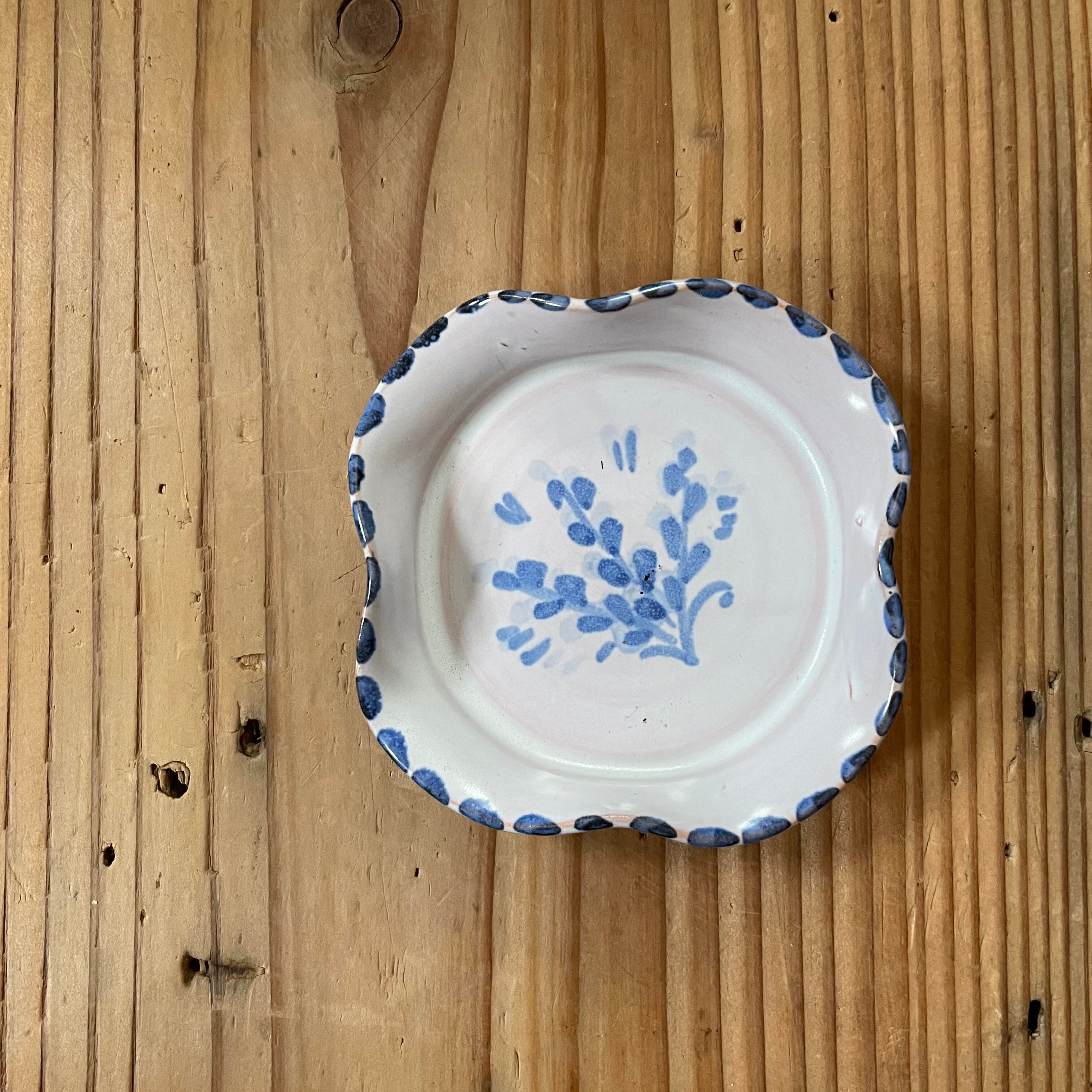 ふにゃふにゃフチの小皿