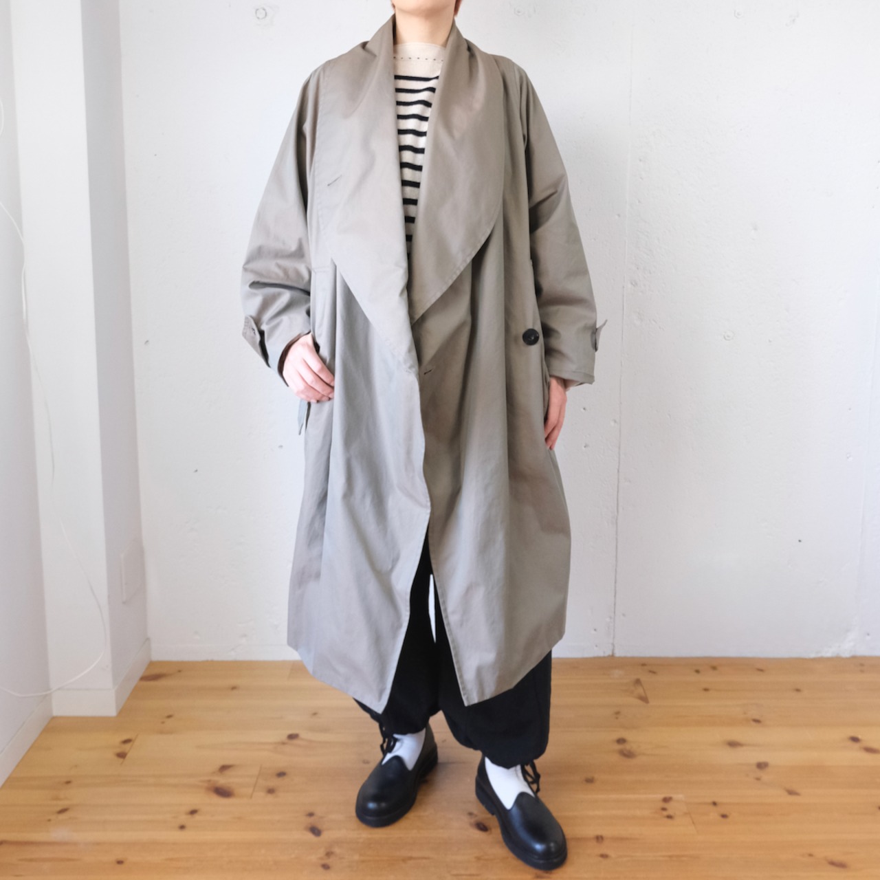 Native Village(ネイティブヴィレッジ) No.09/ suburb : 郊外 ラップコート (moss khaki)