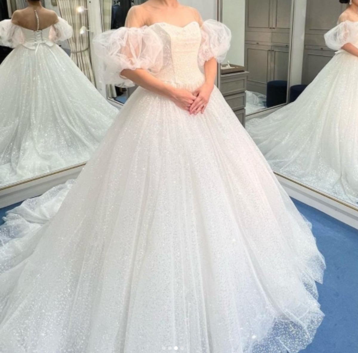 ウェディングドレスキラキラストーン＆パールプリンセスライン