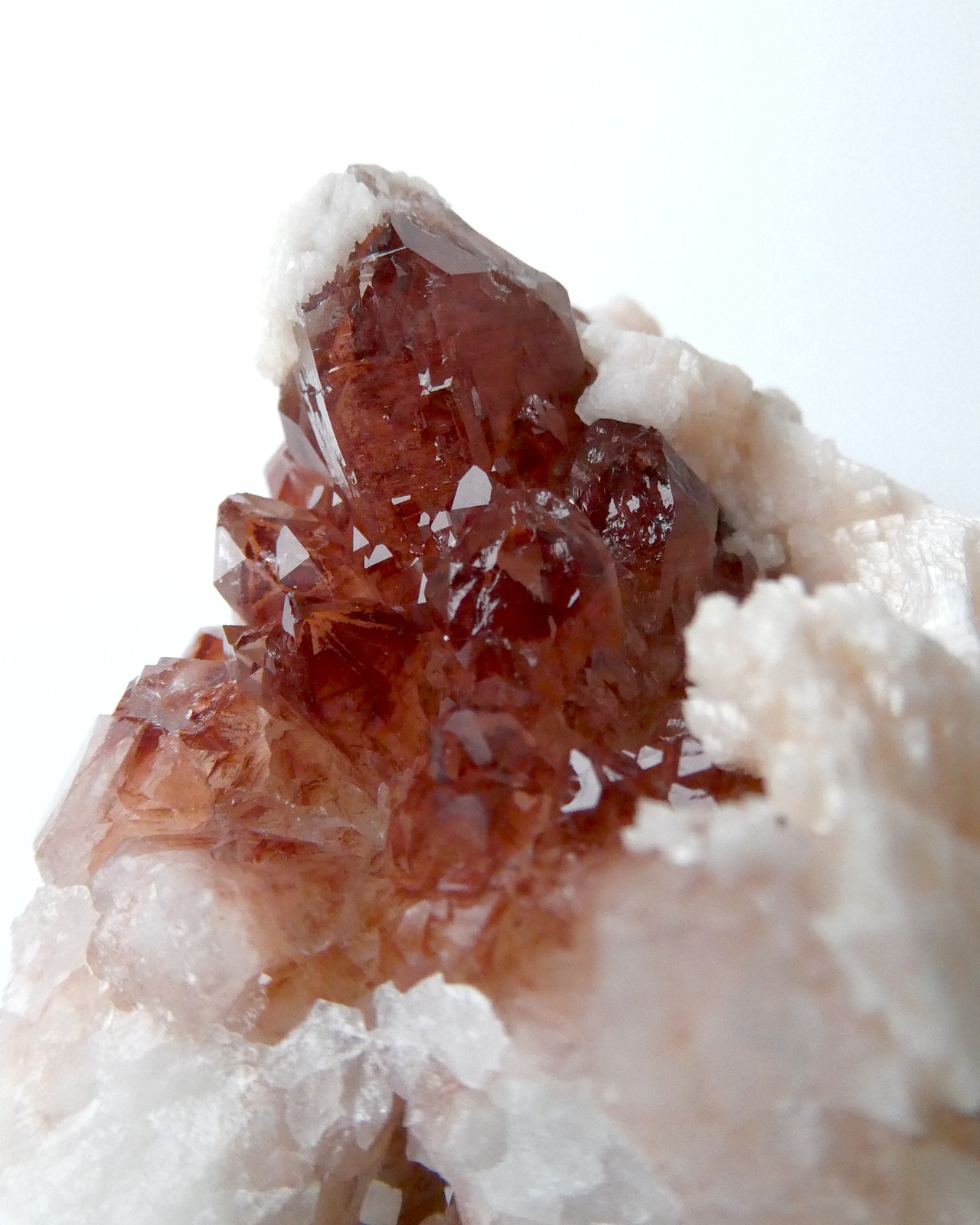 Red Quartz With Calcite 赤水晶とカルサイト原石 ⭓ 午後のスイーツタイム ⭔ MINERAL・原石＆鉱物