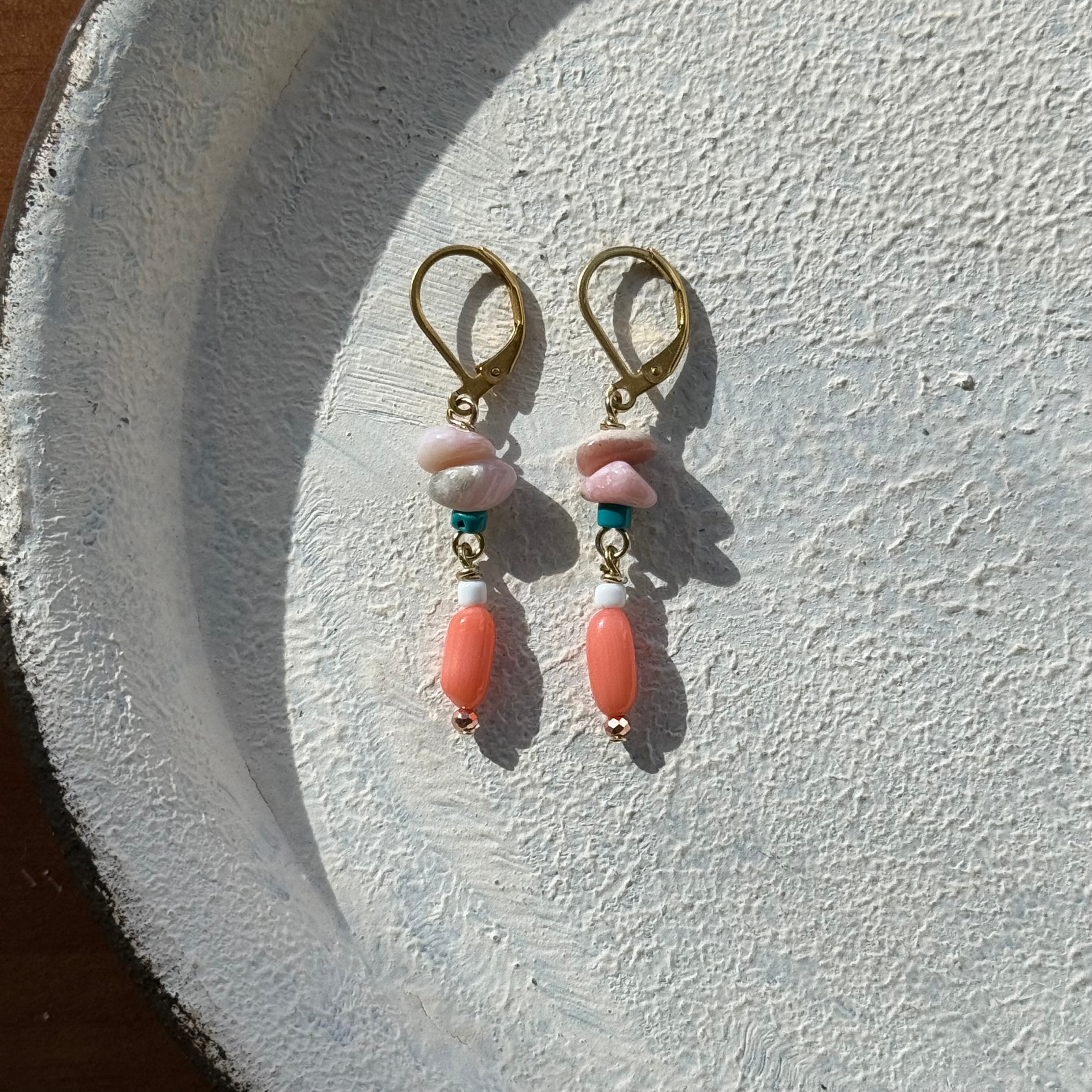 NC26031【サージカルステンレス:ゴールド】ピンクオパール×珊瑚×ターコイズ ピアス