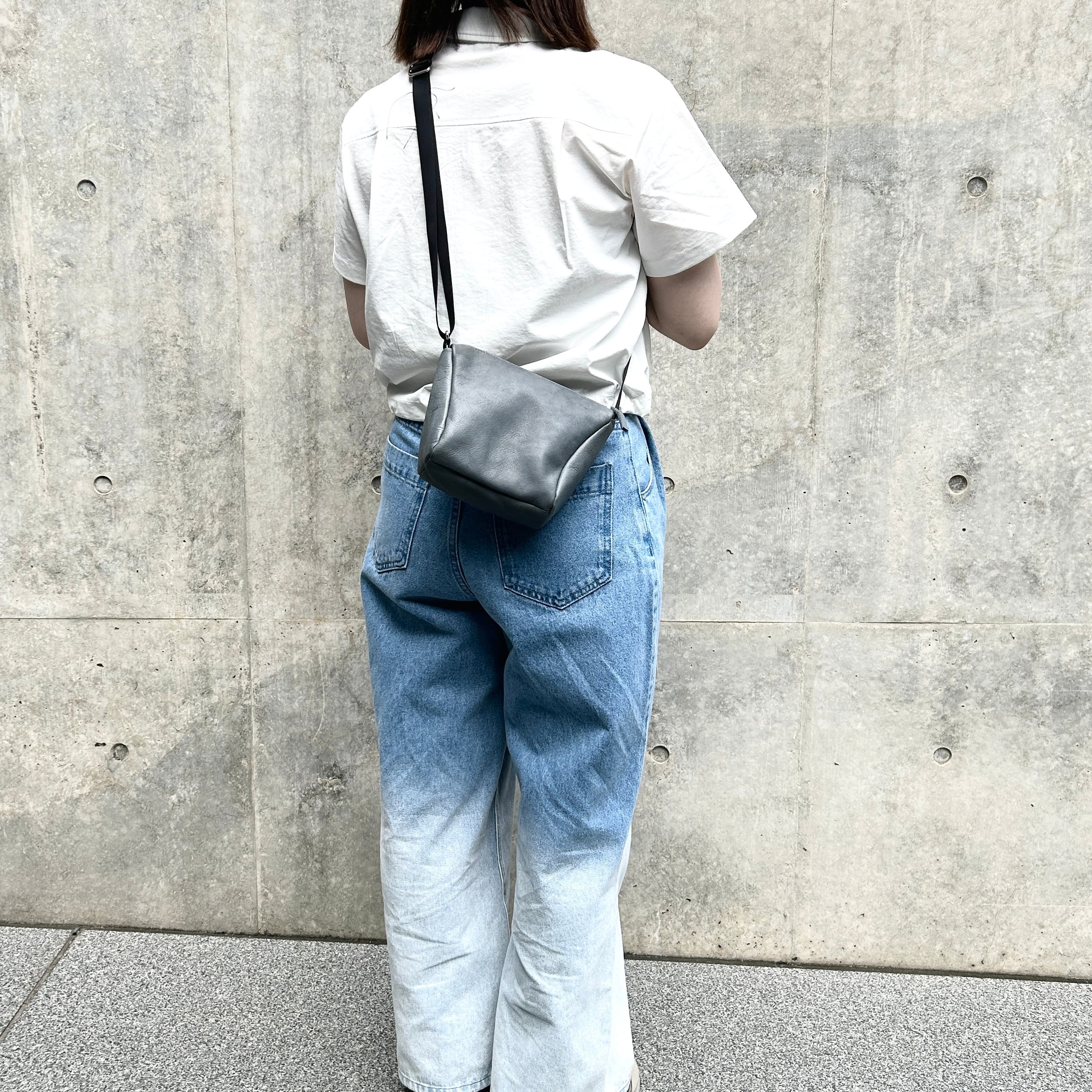 収納力がUPしました！/ ミニポシェット / サステナブルレザー（国産本