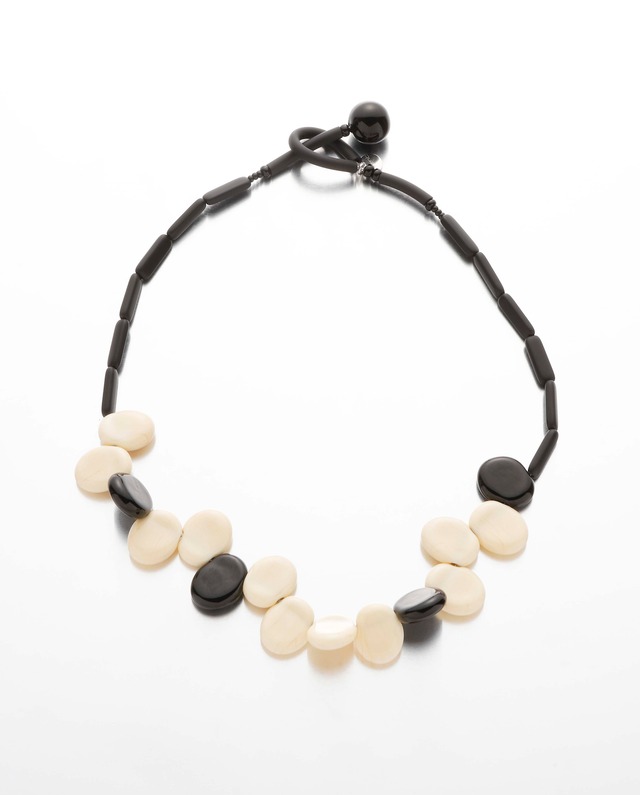【Delia (デリア)】 チョーカーネックレス (アイボリー&ブラック)