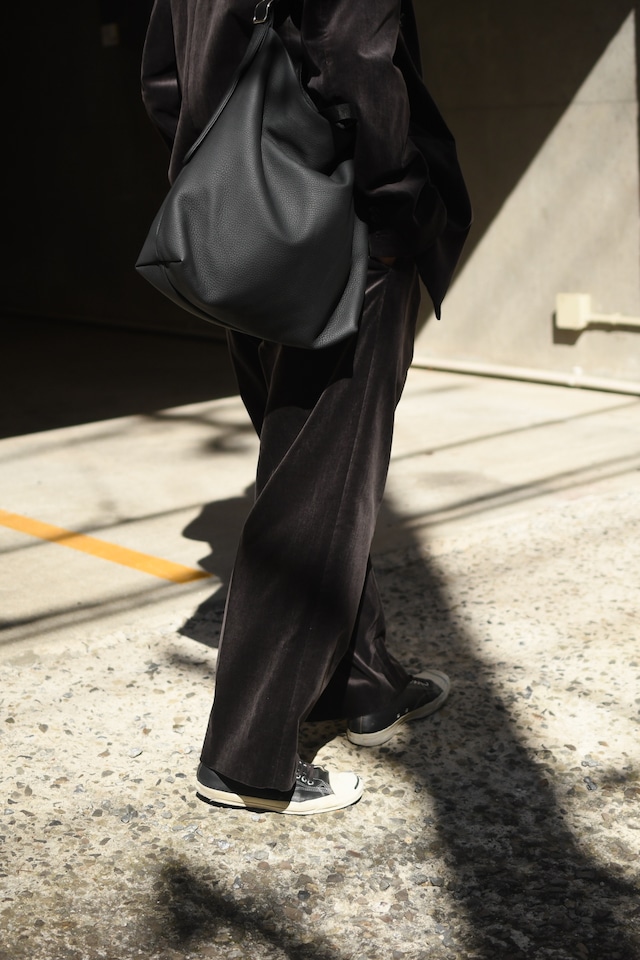 blurhms / Fade Velvet Two-tuck Slacks (FadeCharcoal)