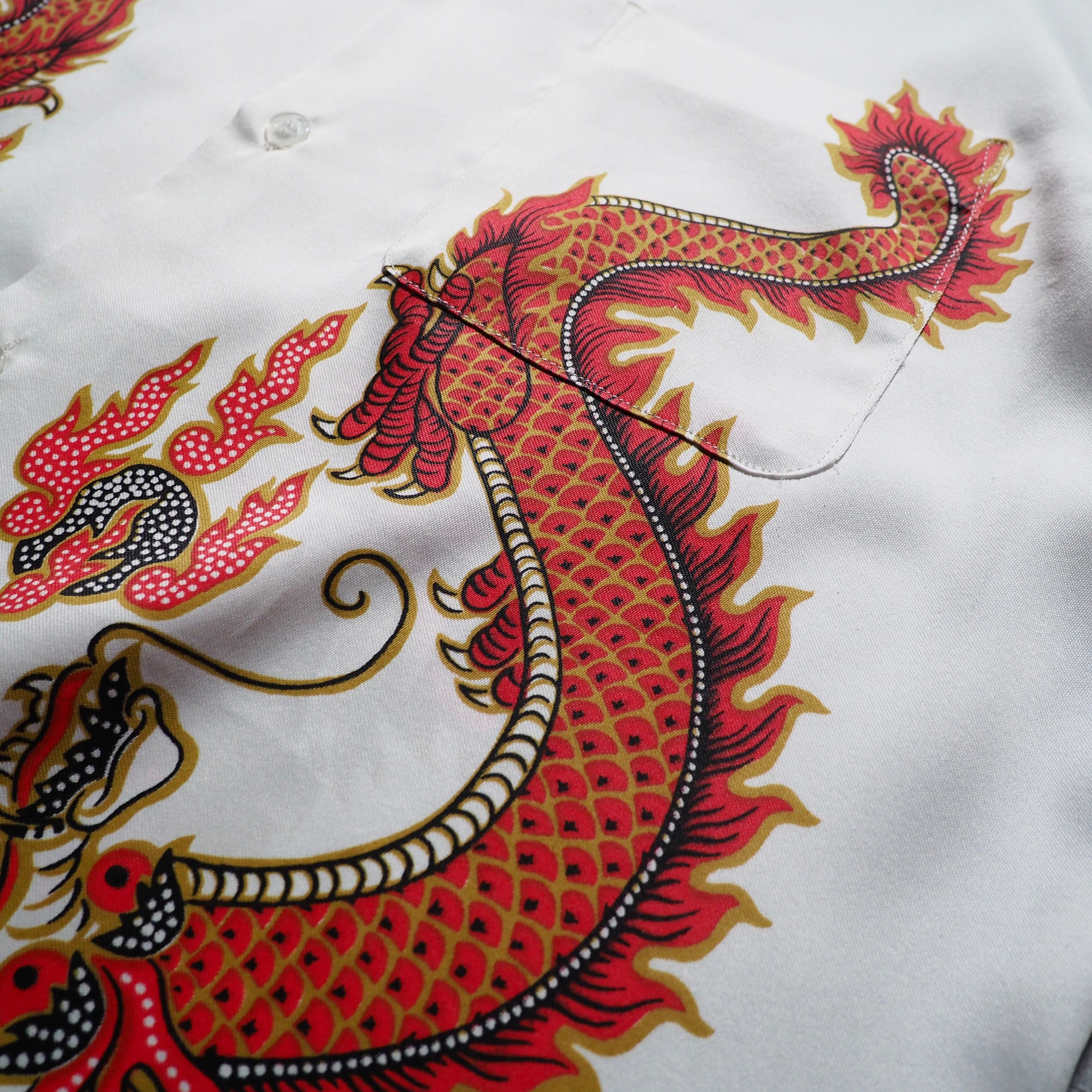 ” Monas Boutique ” Doragon printed vintage loose Open collar SS shirt