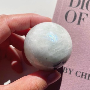 Full Moon (Rainbow Moonstone 2)