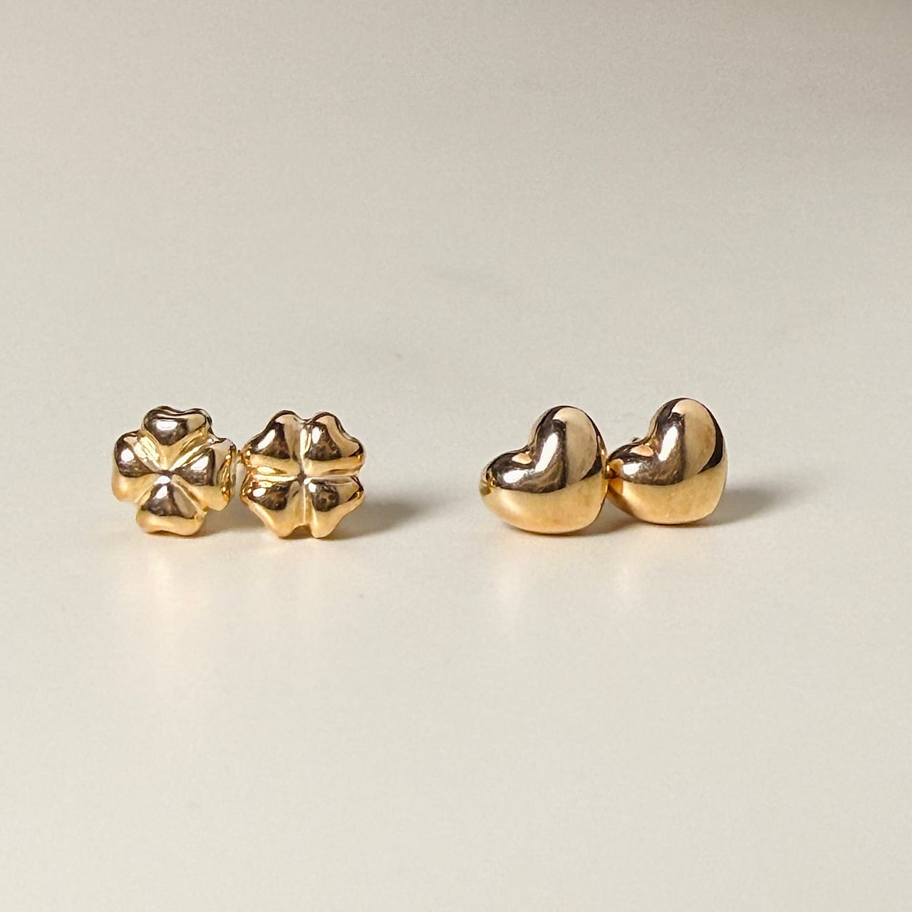 ゴールド ミニハート / クローバー ピアス K18イエローゴールド チェカ