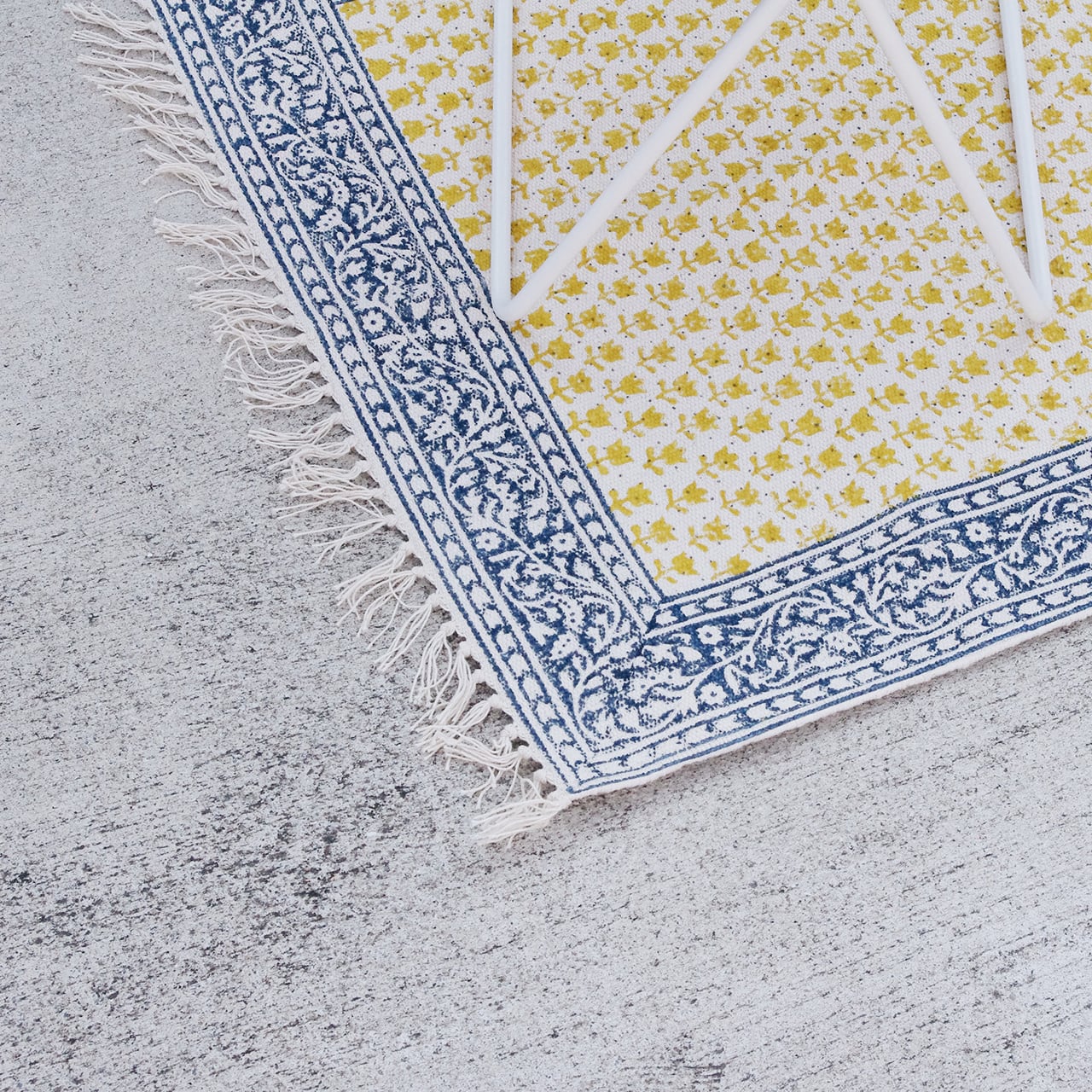 Hand-woven block print rug mat