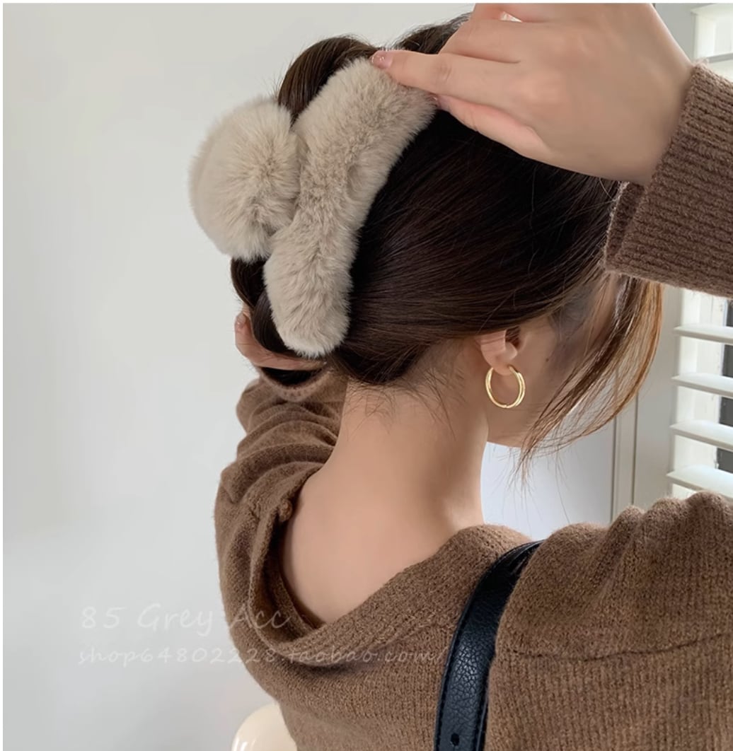 4色カラー／ファーヘアクリップ | and Smiley