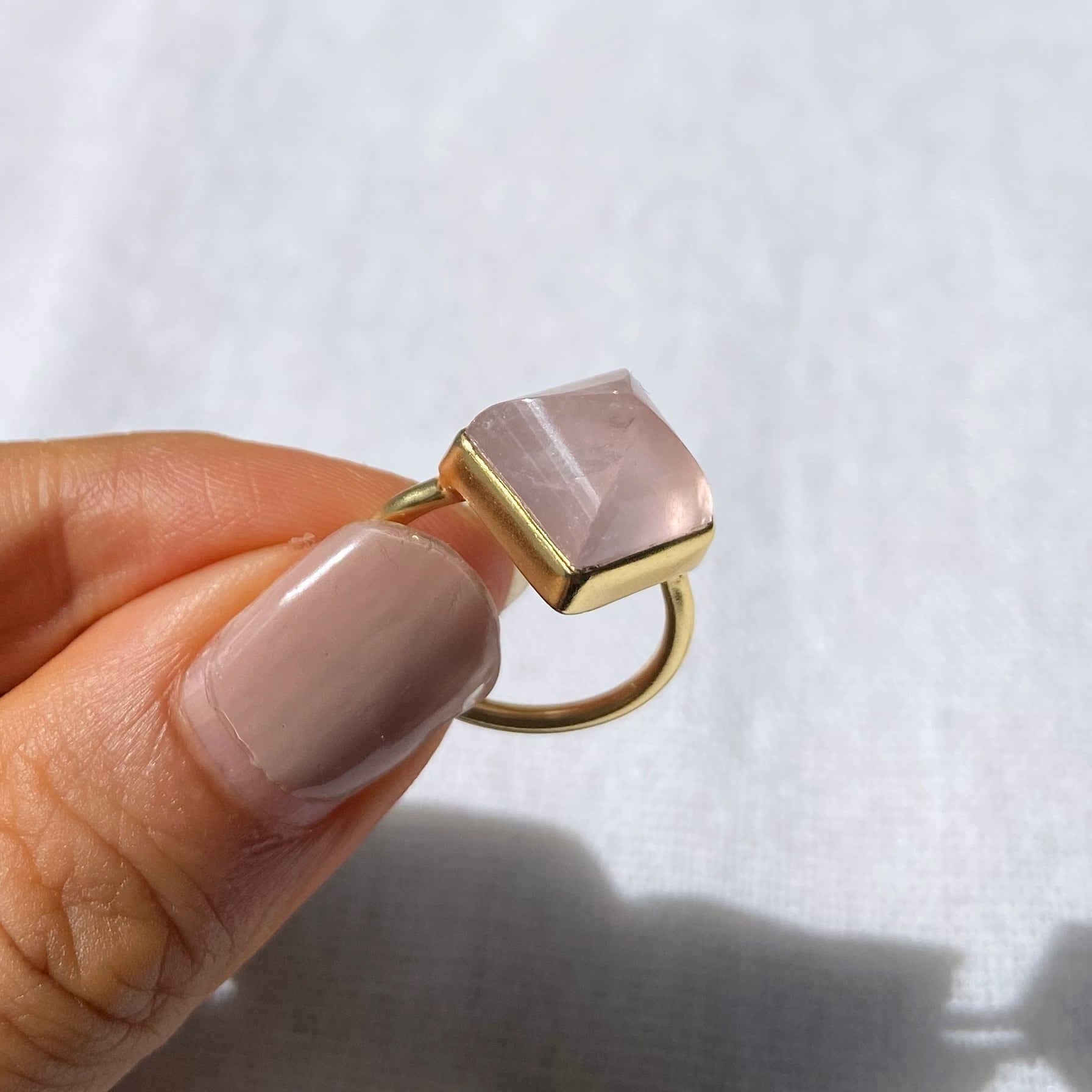 ローズクォーツ リング シュガーローフカット | PRIYA jewelry