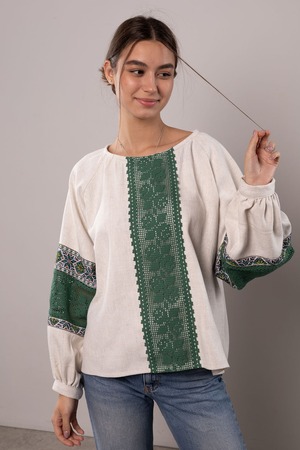 ウクライナ刺繍ヴィシヴァンカ　手刺繍　麻　レディース・フリーサイズ