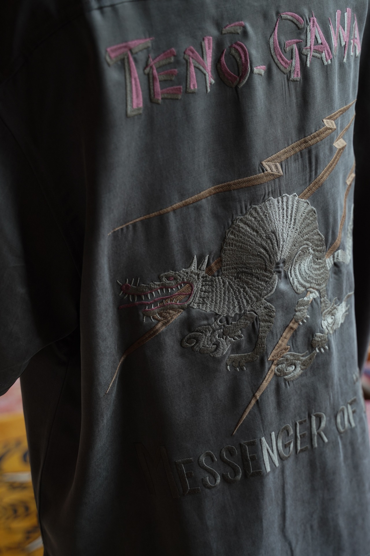 GYPSY&SONS M.O.G ENBROID SUKA SHIRTS/CHARCOAL
