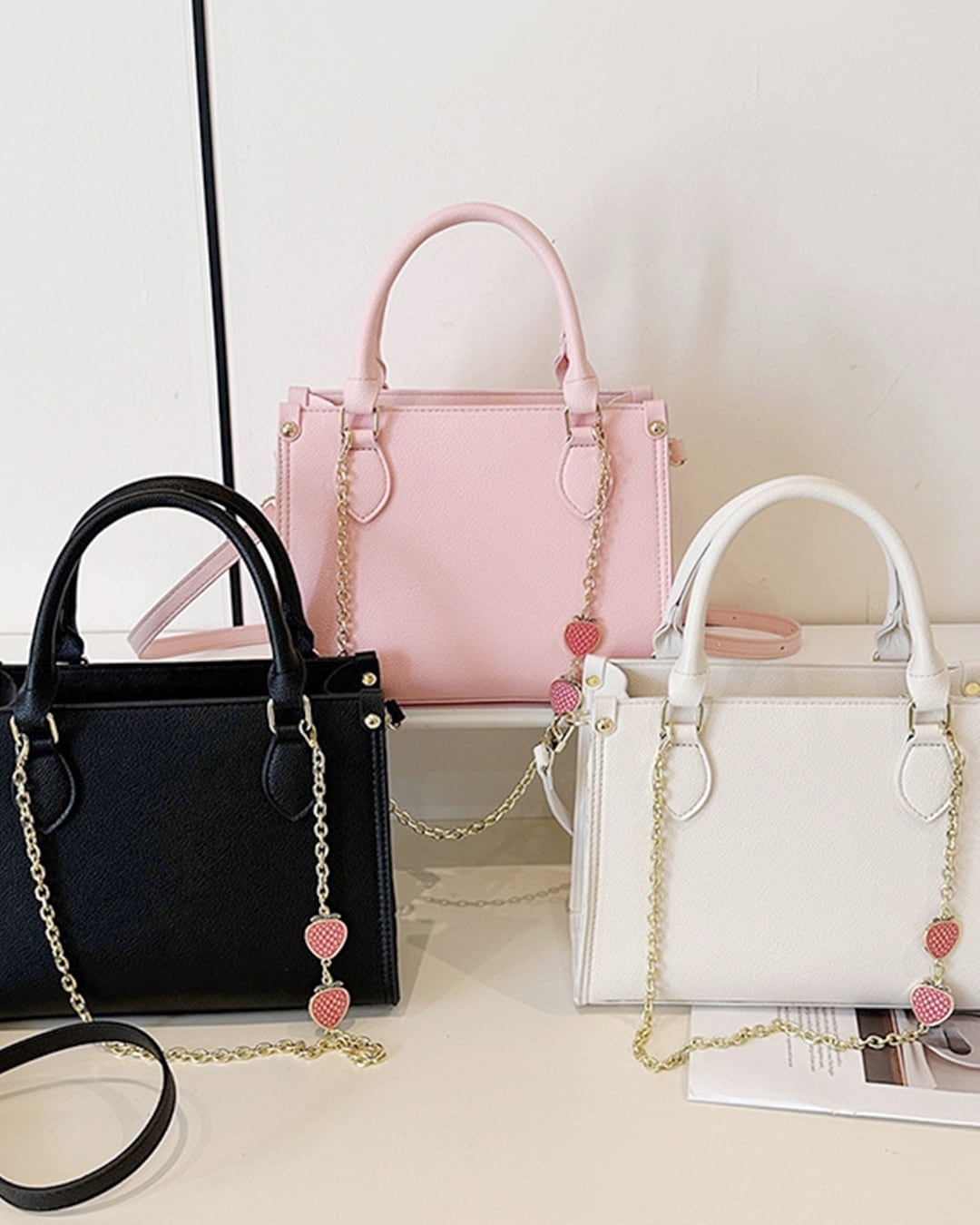 ストロベリーチェーンハンドバッグ(3 colors) 25A08037