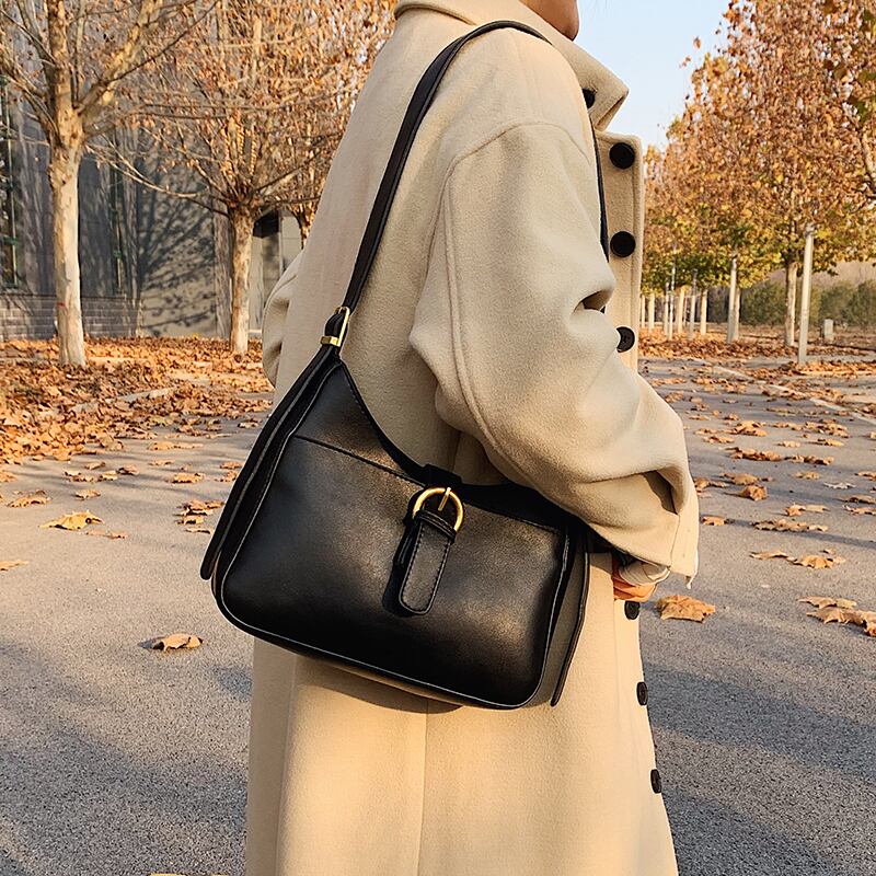 オータムウィンターレッド 秋物 冬物 メッセンジャーバッグ Tiancai_Wing_Bag1021648045