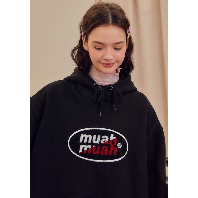 Muah Muah Slice Boucle Logo Napping Hoodie 4 Color ムアムア 正規品 韓国 ブランド 韓国ファッション 韓国代行 T シャツ パーカー Bz Bonz 韓国ブランド 代行 Muah Muah Slice Boucle Logo Napping Hoodie 4 Color ムアムア 正規品 韓国 ブランド 韓国ファッション 韓国代行 T シャツ パーカー Bz Bonz 韓国ブランド 代行