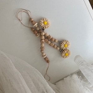 daisy toy holder / natural (おしゃぶりホルダー)