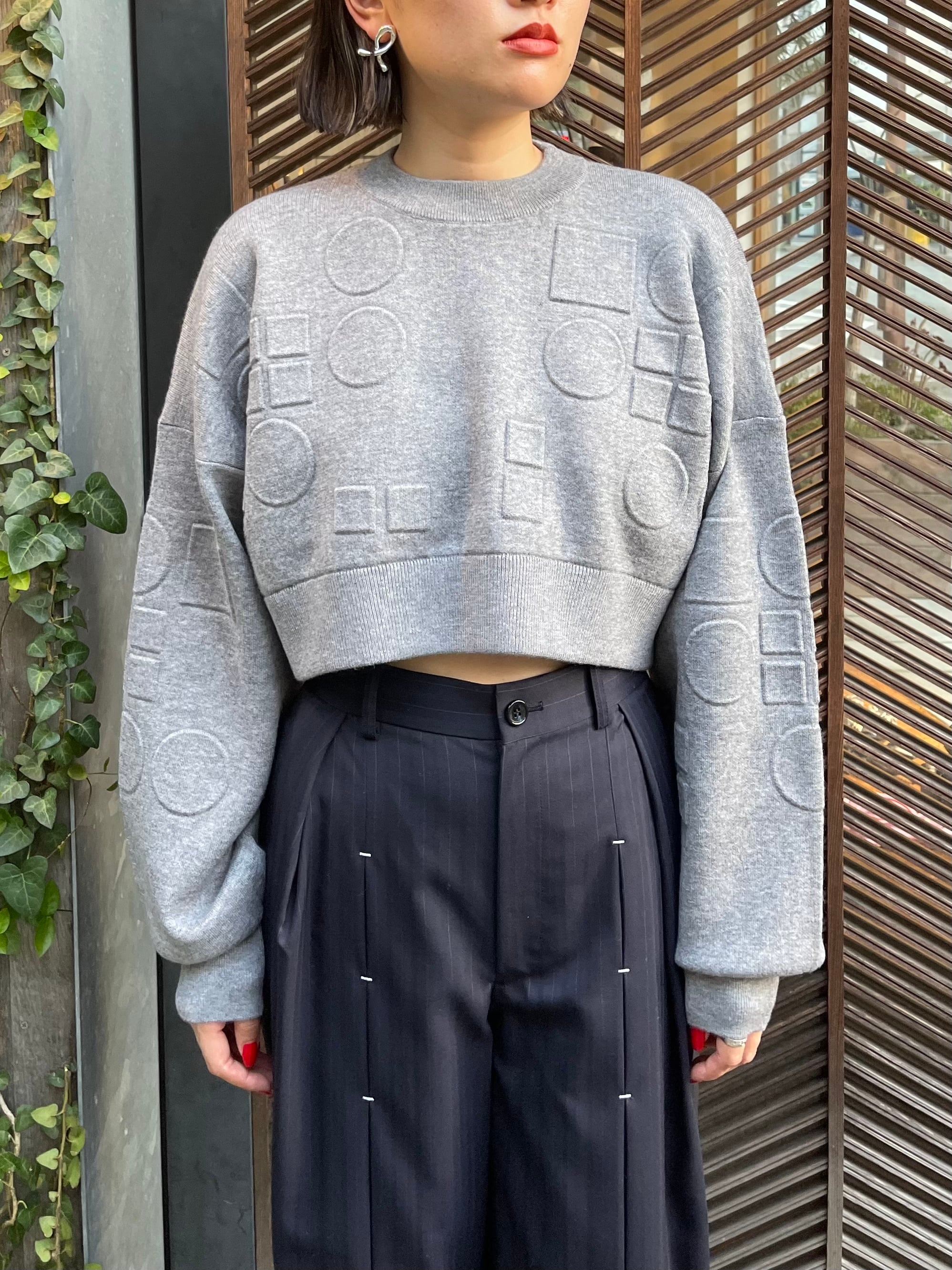 O EMBOSS CROPPED PULLOVER