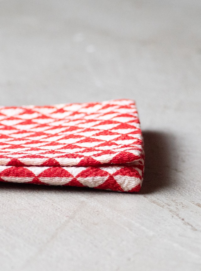 unknown 1980s Fish-scale pattern pouch