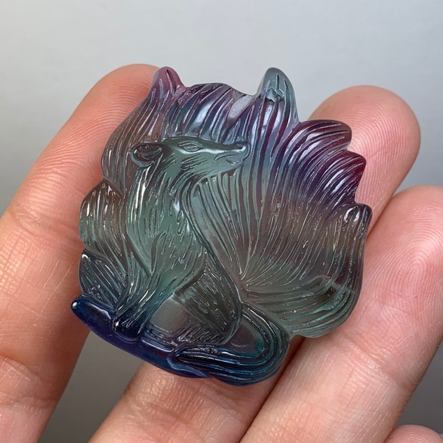 10.九尾狐☆狐フローライト ペンダントトップ