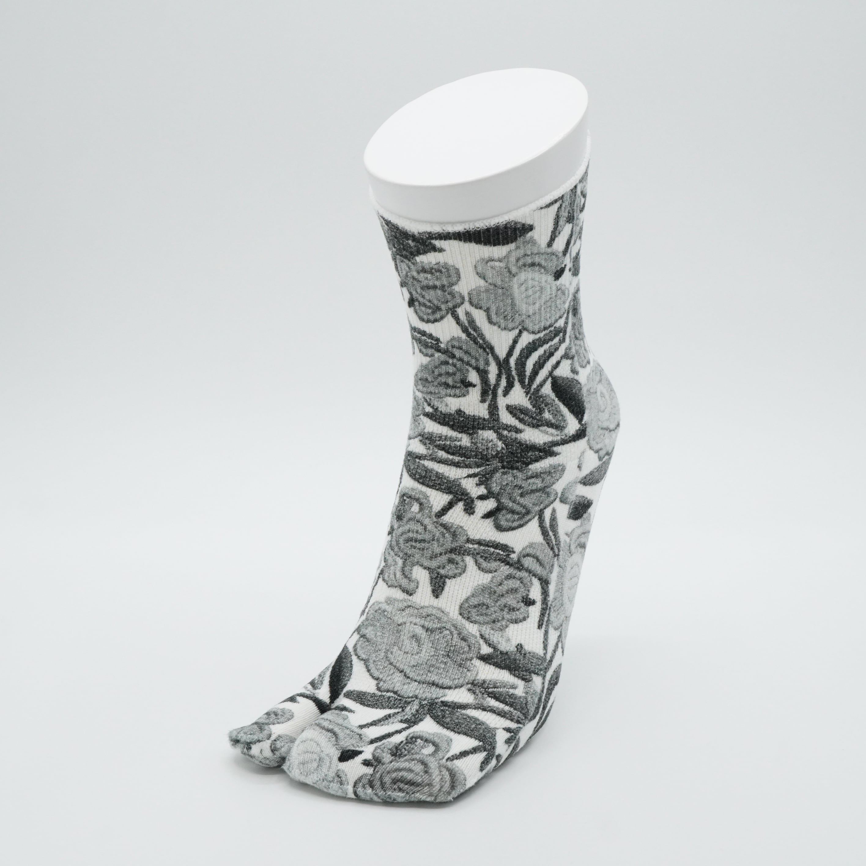 刺繍花柄　白黒　足袋和紙プリントソックス　レギュラー丈