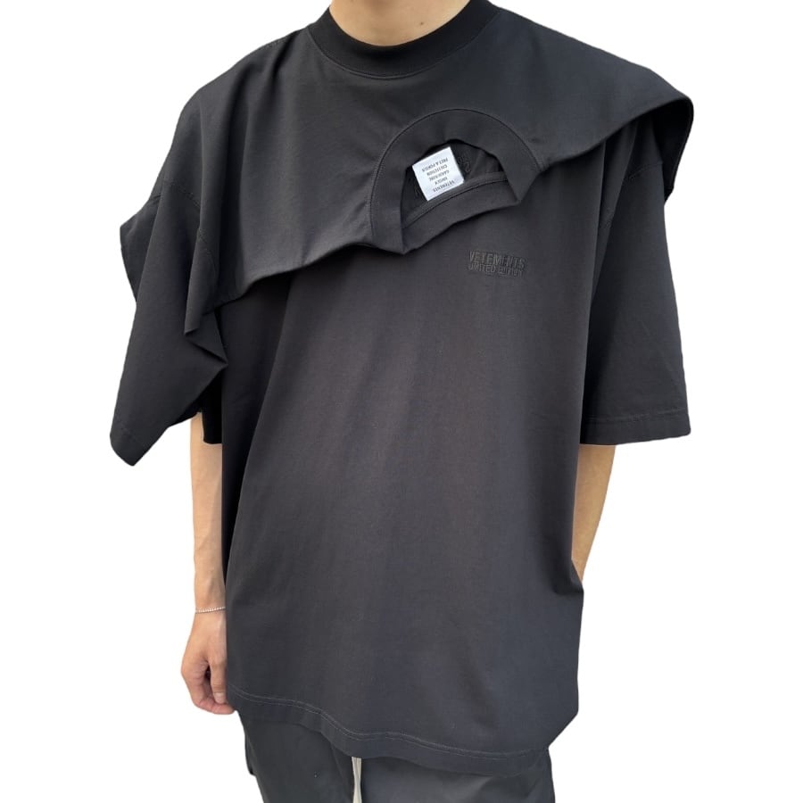 VETEMENTS/ダブルレイヤー オーバーサイズ Tシャツ VETEMENTS】DOUBLE LAYERED T-SHIRT | AYIN