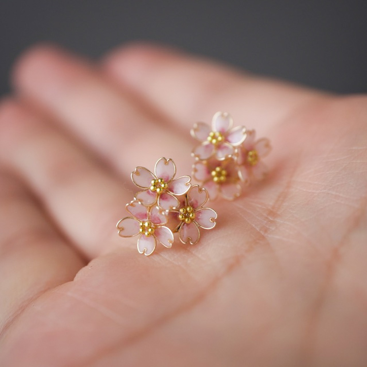 小桜のブーケ | ピアス / イヤリング