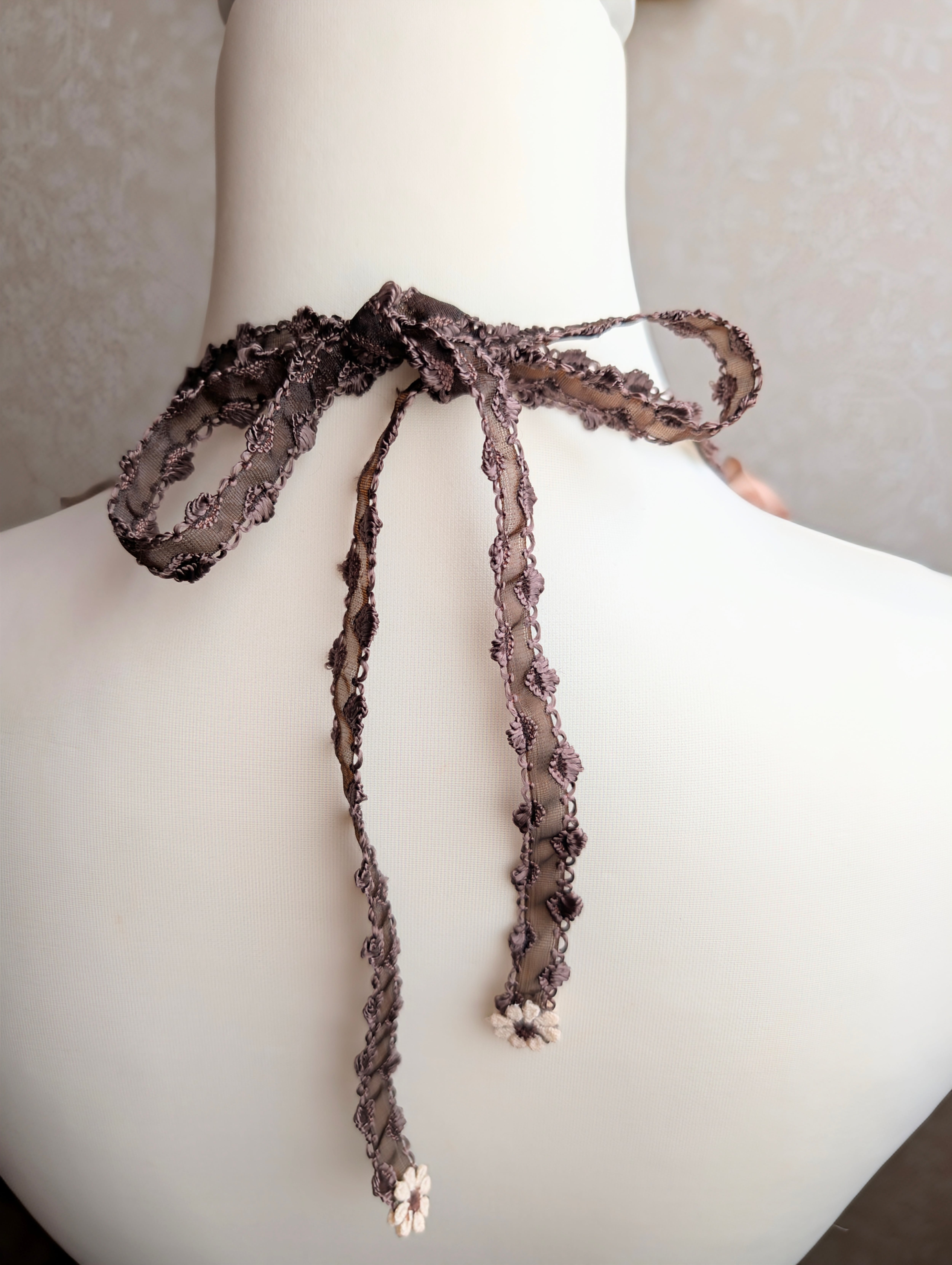 《アールグレイ　Earl Grey》 コサージュネックレス