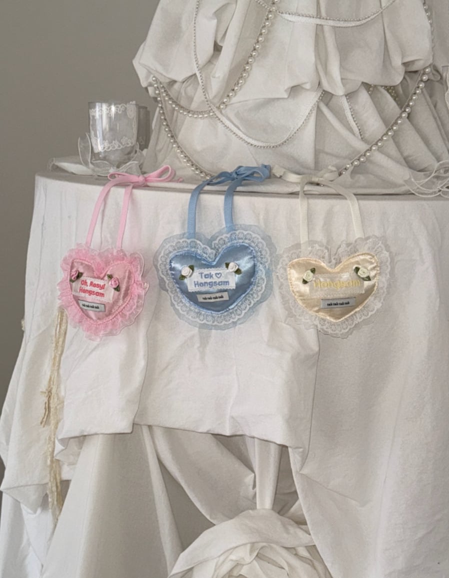 予約【tak!tak!tak!tak!】Satin Cushion Heart Bib (Oh,Rosy Series)