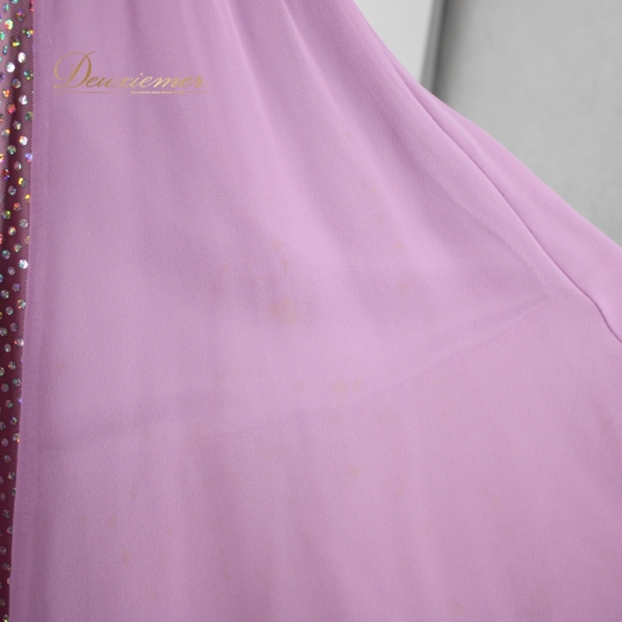 社交ダンス 衣装 スタンダード ドレス ワンピース パーティ衣装 オールシーズン 紫 パープル系 長袖 キラキラ ホログラム 派手 華やか 可愛い フレアスカート ステージ映え ダンスパフォーマンス おしゃれ トレンド かわいい ゆったりサイズ ポリエステル製 伸縮性 美しい プリンセスライン 可愛らしい ふわふわ 軽やか レディース