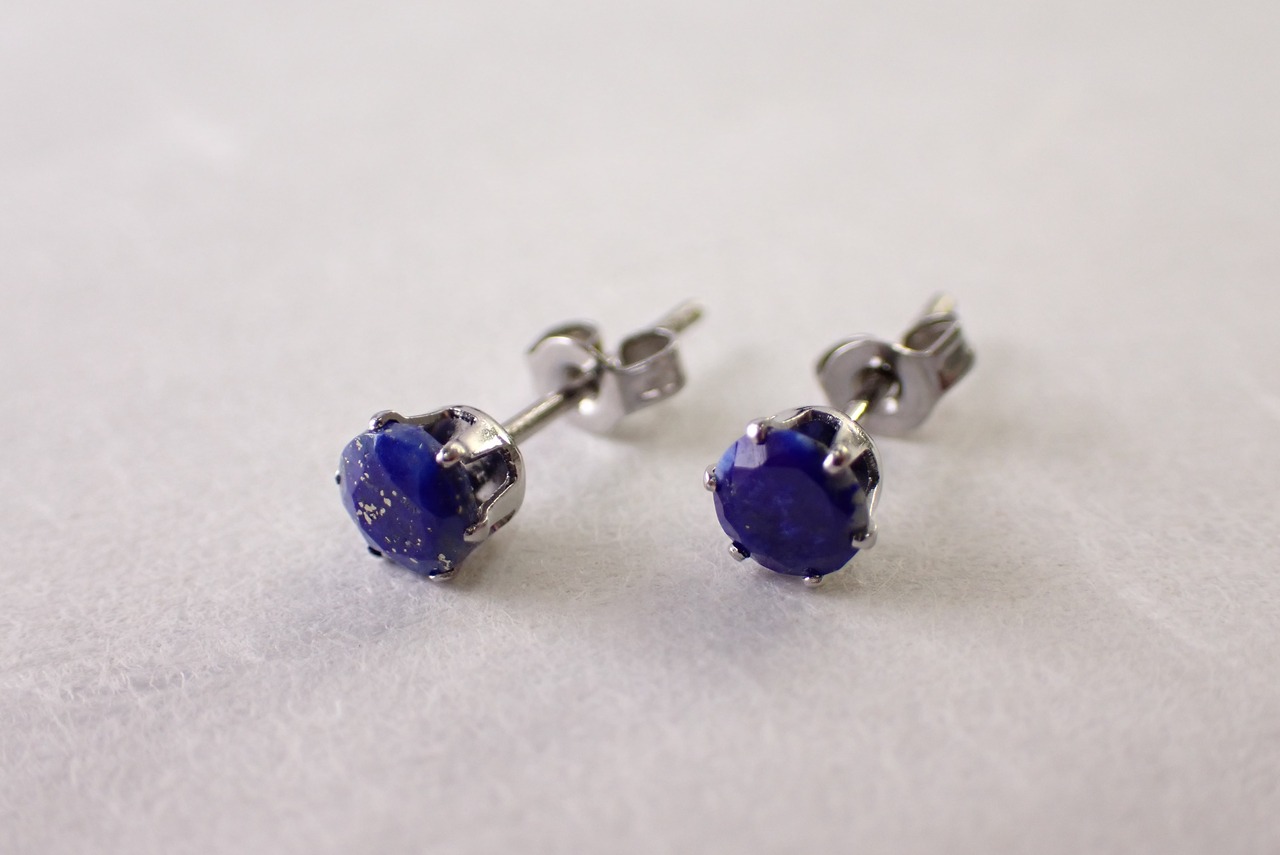 ラピスラズリピアス　約4mm　[E10-6]
