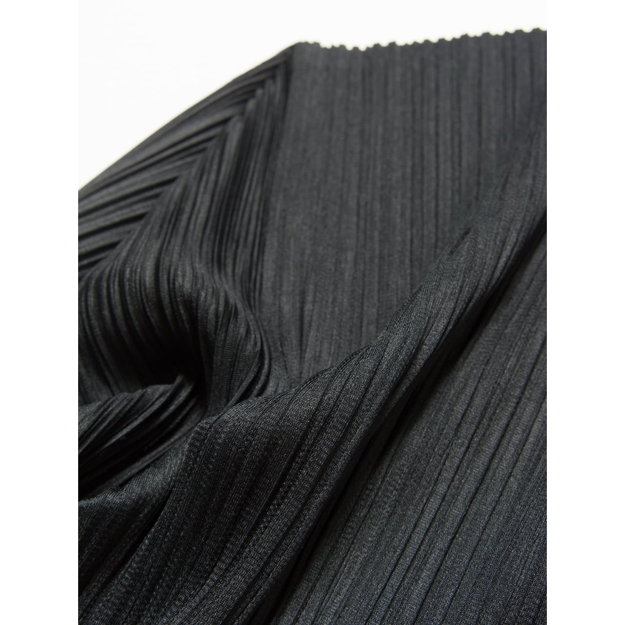 PLEATS PLEASE ISSEY MIYAKE 】Made in Japan high neck pullover
