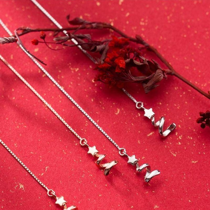 クリスマスにぴったり！クリスマスツリーのピアスでおしゃれに輝こう