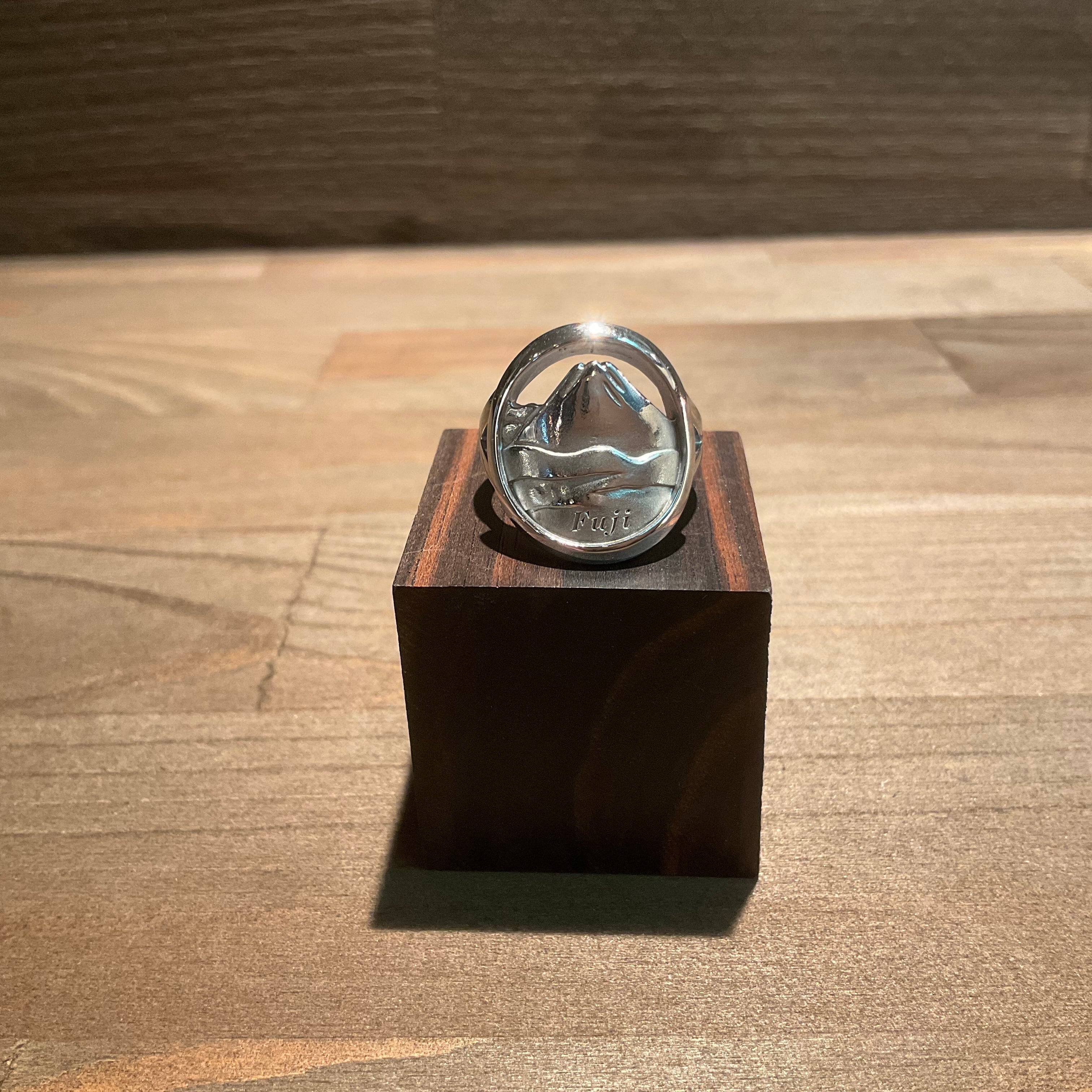 THIRTEEN DESIGNS サーティーンデザインズ NR-6 TUSK SKULL RING