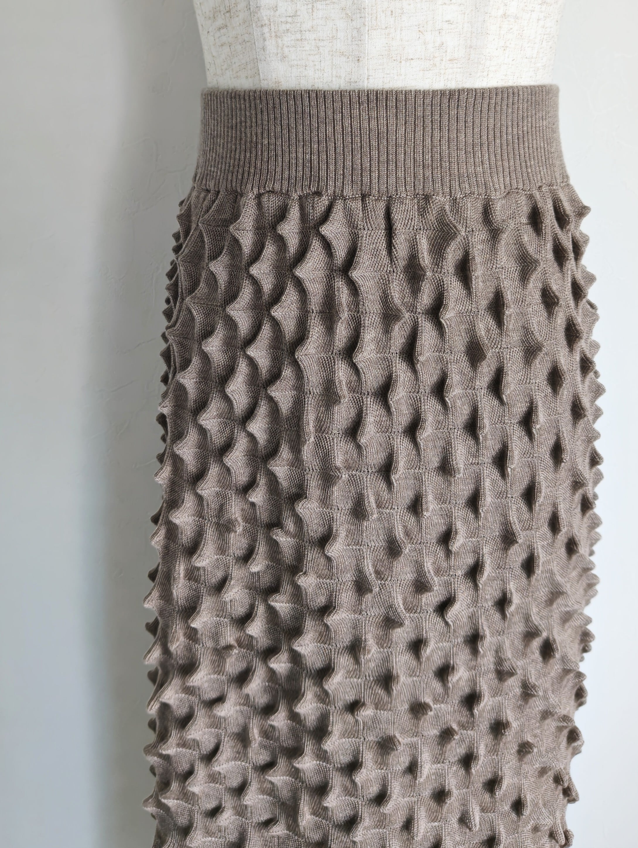 OPEN SESAME CLUB】durian long skirt greige | LIKE FOR LIKE